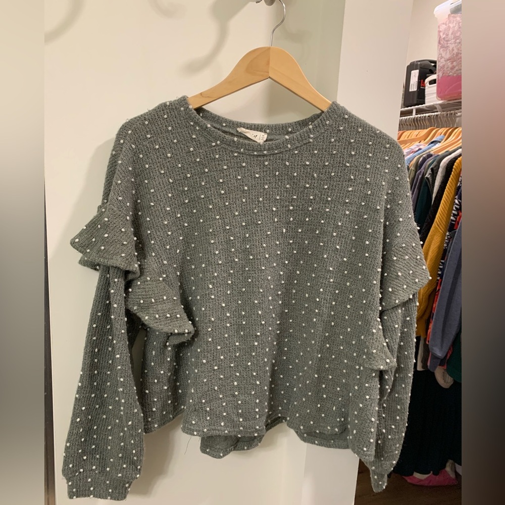 Elegant Gray Knit Sweater with Ruffle Sleeves